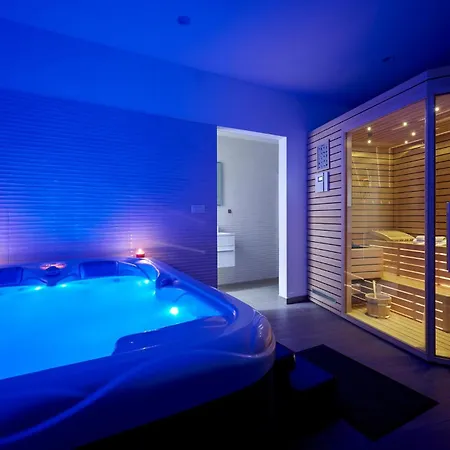 Beautiful Home In Trogir With Sauna * تروغير